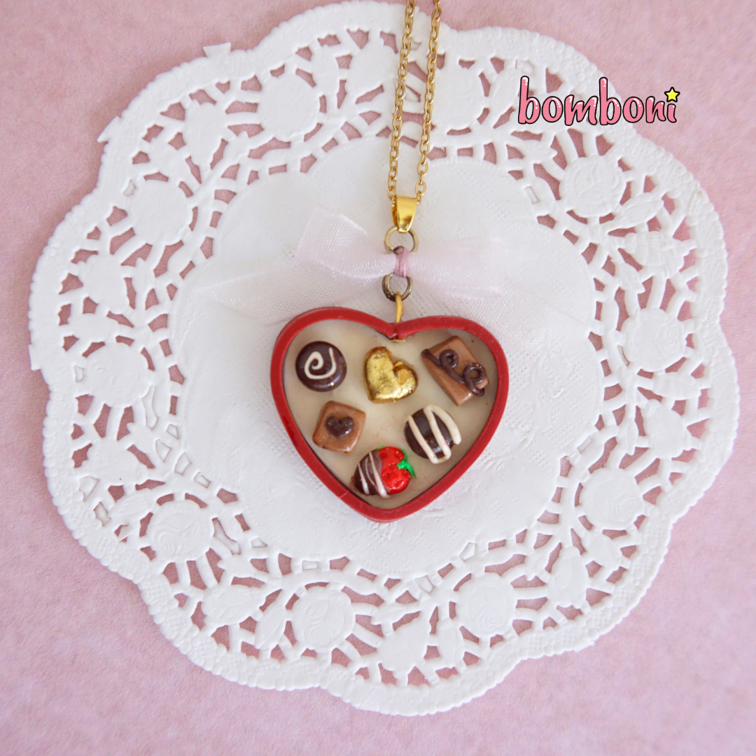 Collar cajita de chocolates valentín
