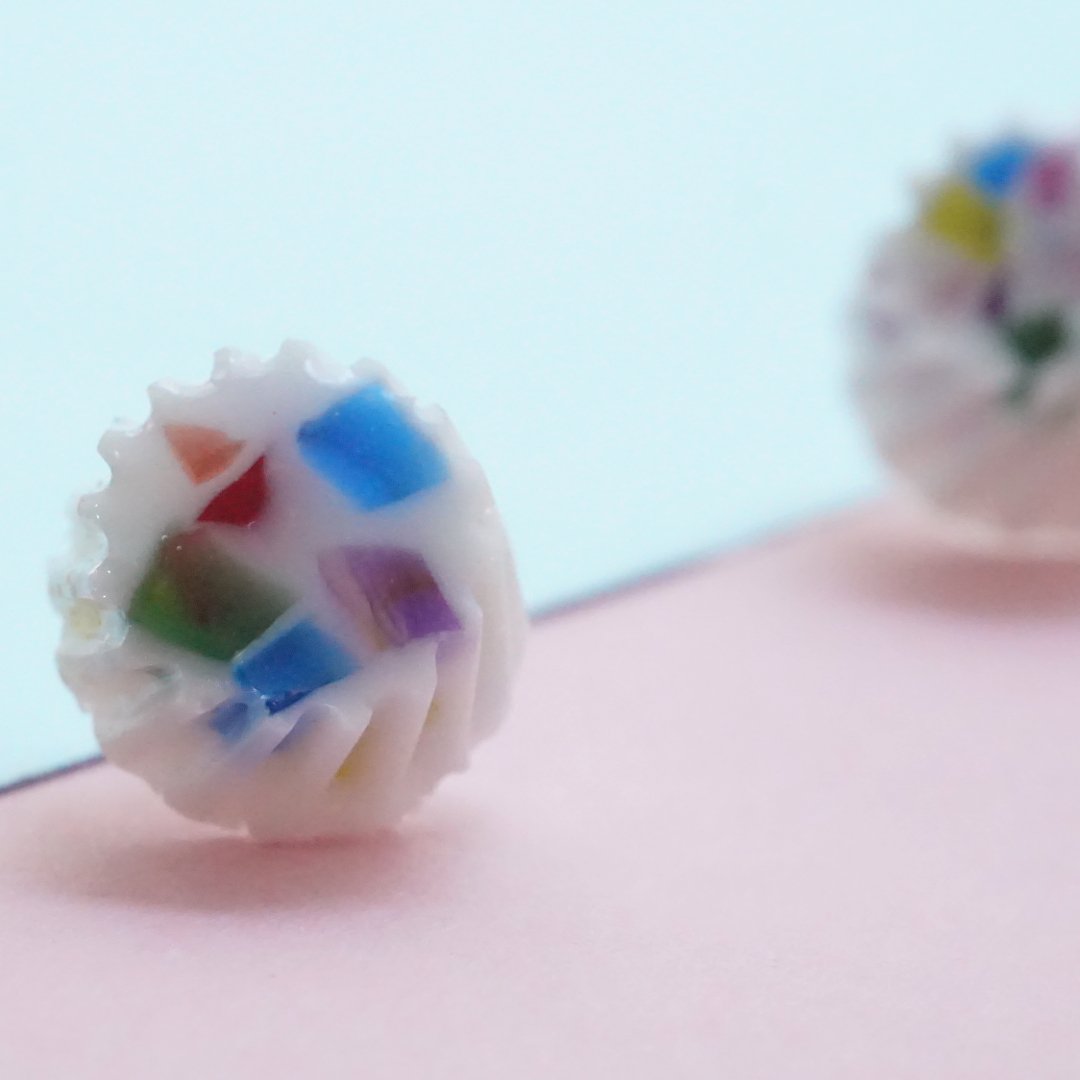 Aretes gelatina de mosaico broquel