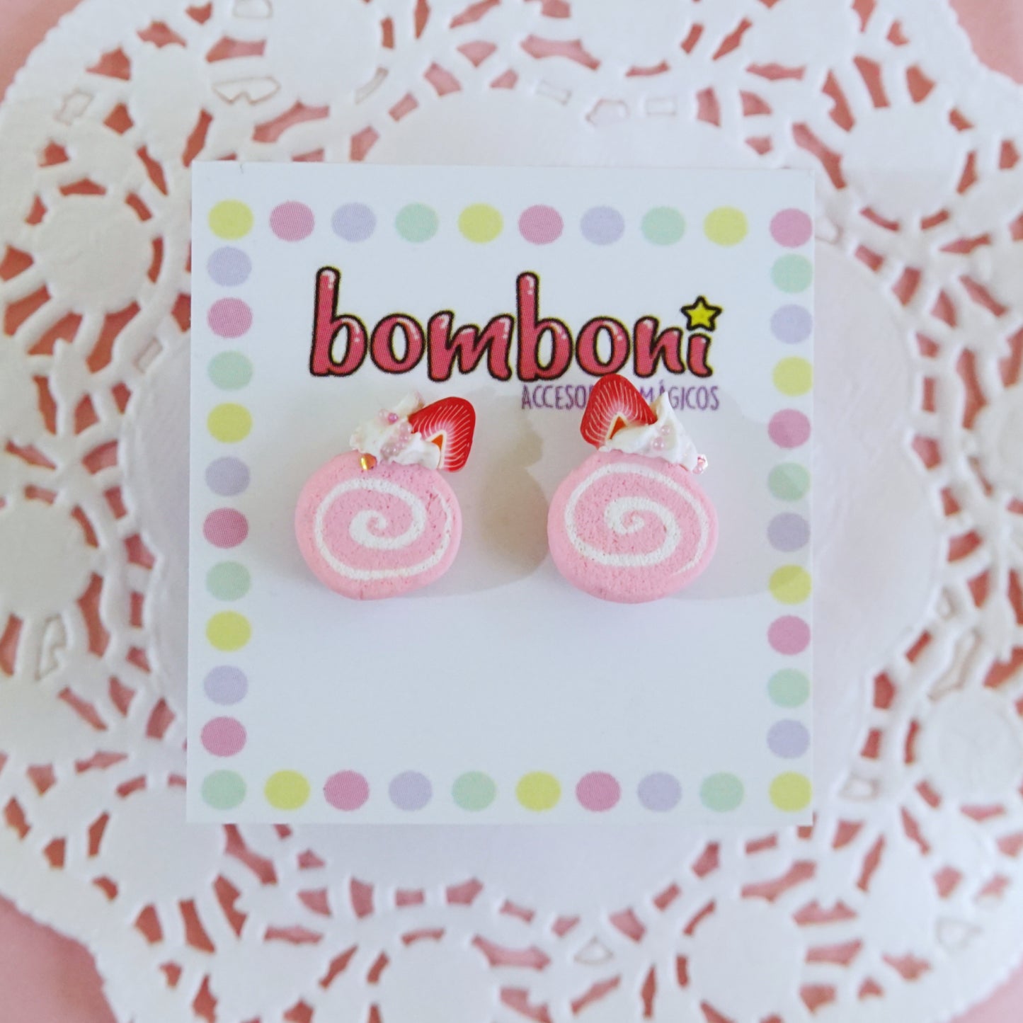 Aretes pastel roll cake fresa