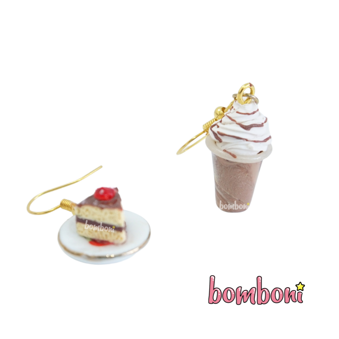 Aretes de frappé con rebanada de pastel