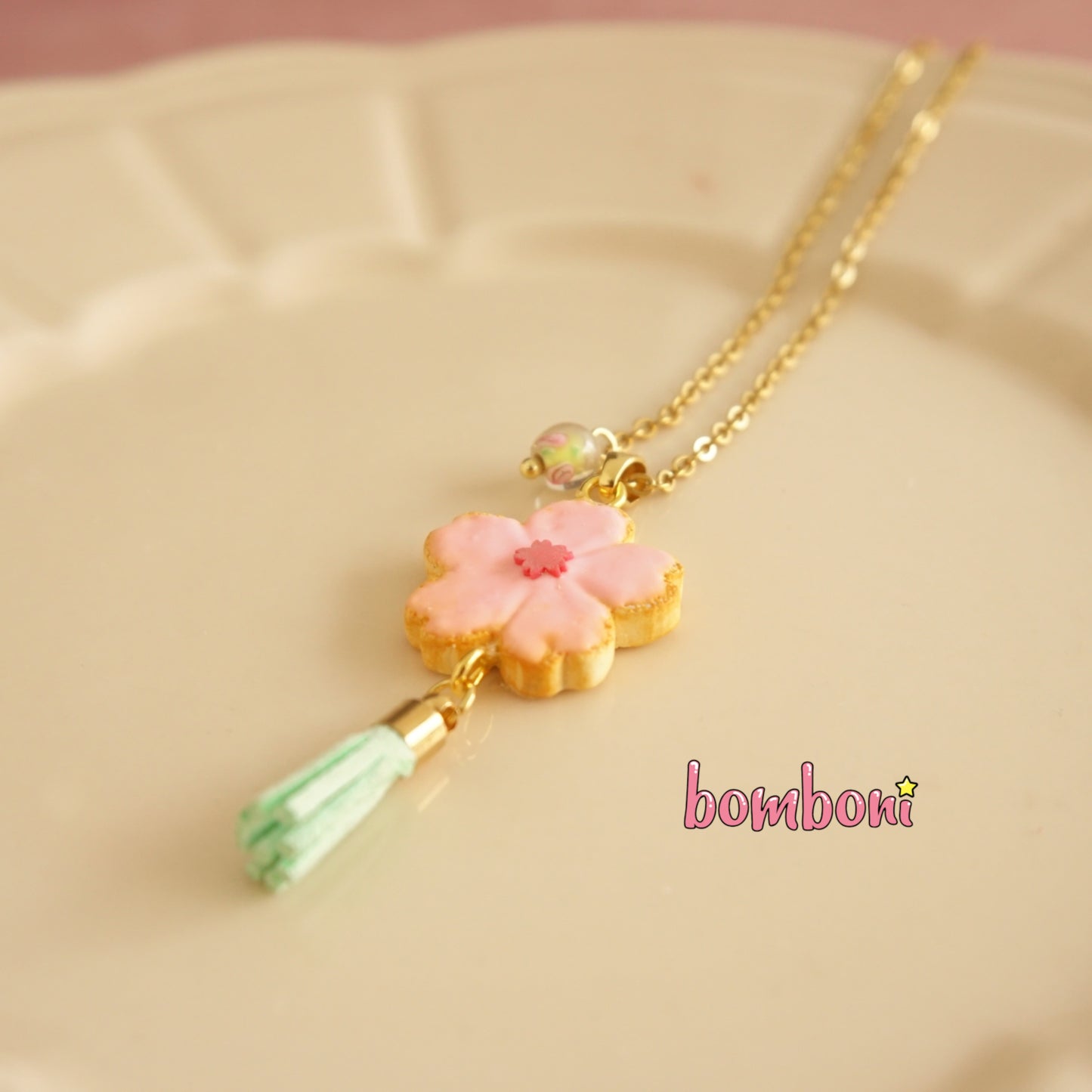 Collar galleta de cerezo