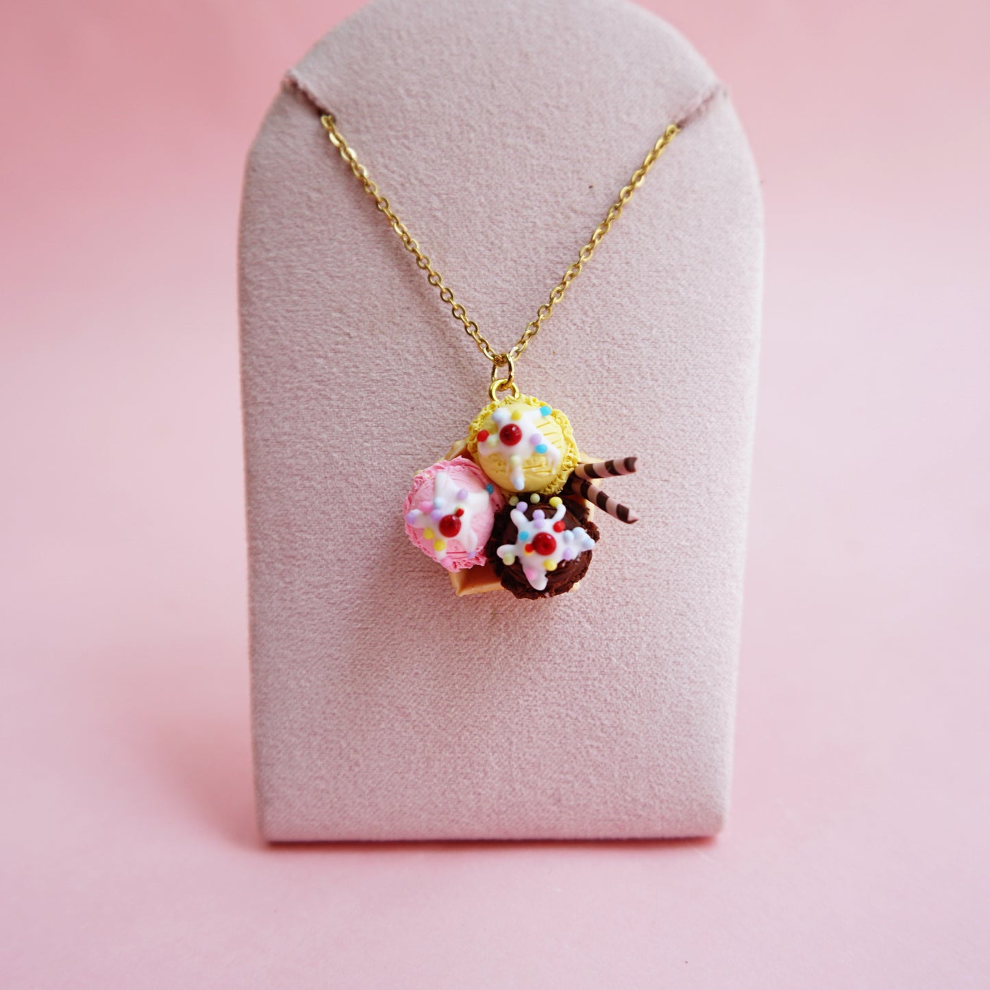 Collar canasta de helado napolitano