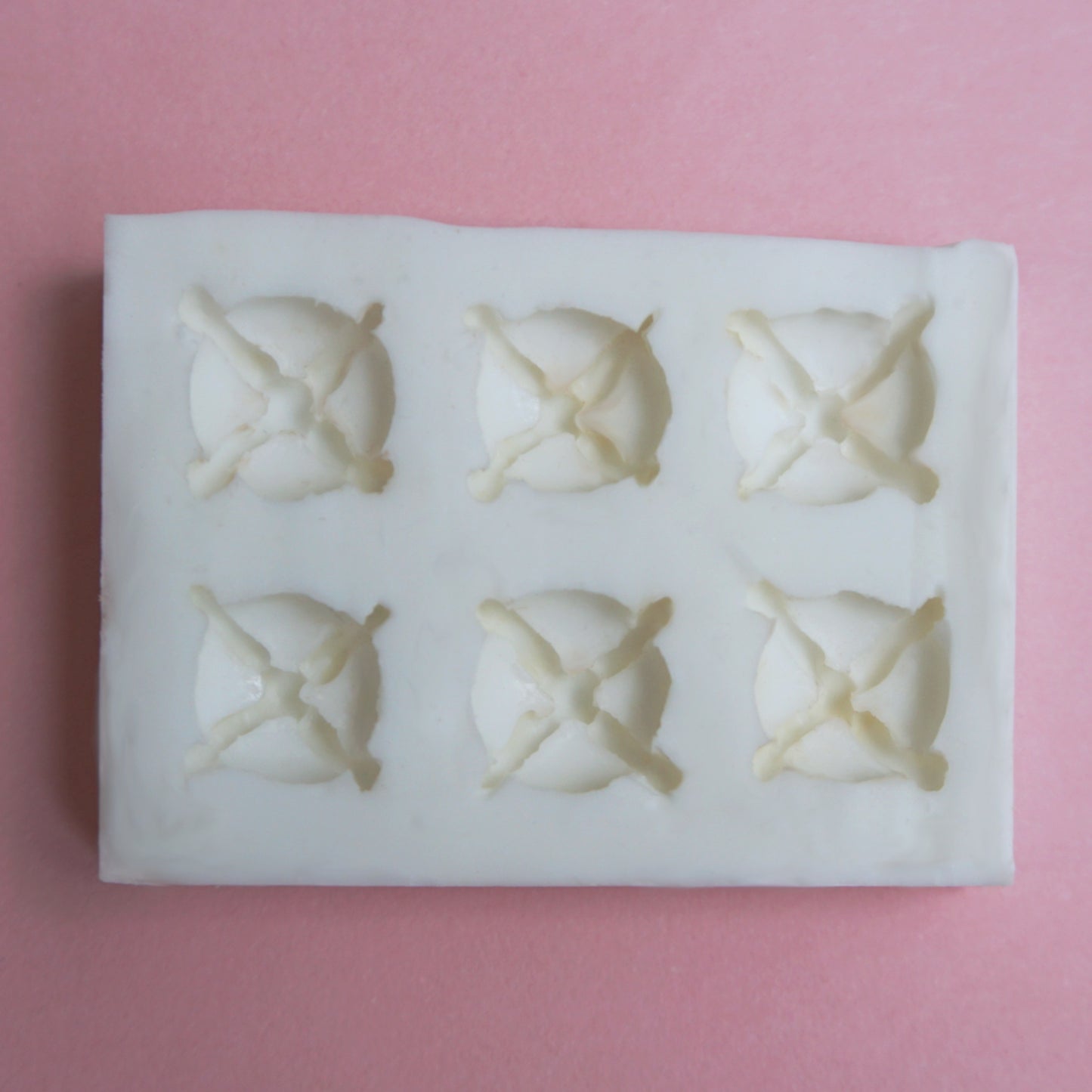 Molde multi: 6 panes de muerto mini